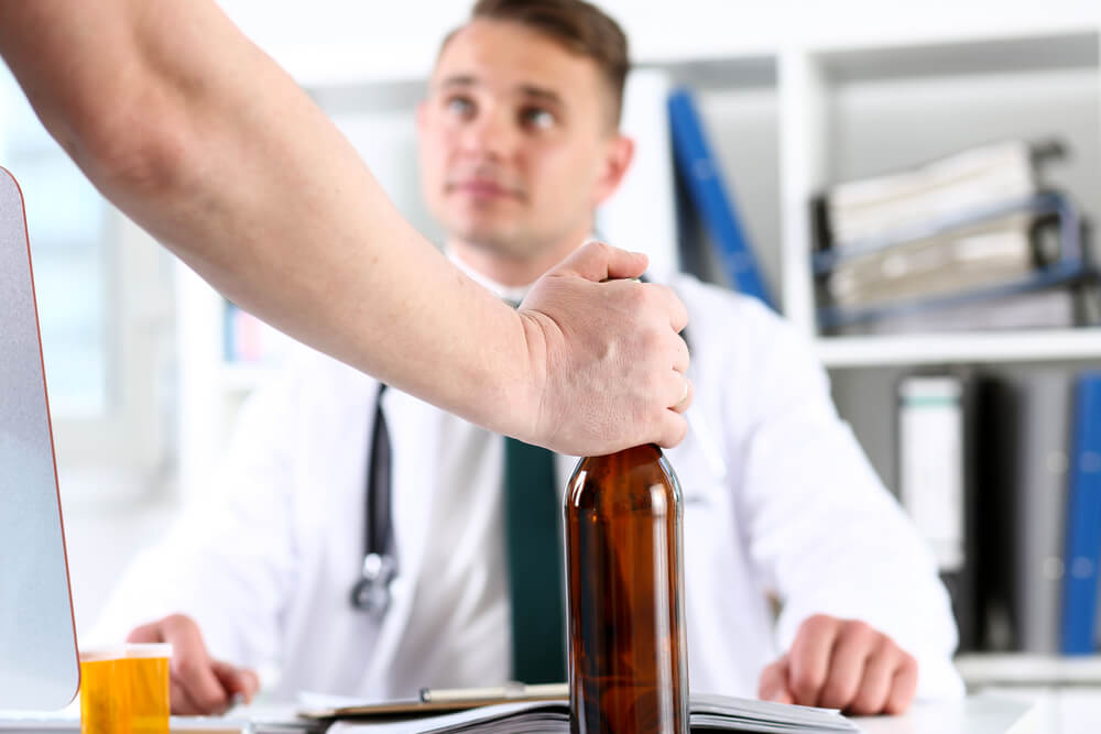 Specjalista udzielający wsparcia pacjentowi